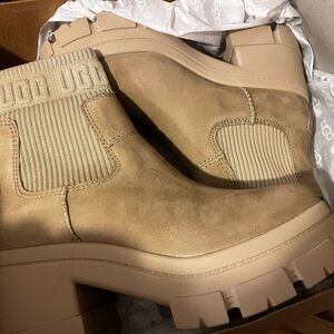 “Mustard Seed” Ugg Chelsea Boots